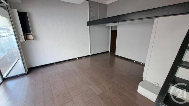 Appartement Local à louer - 1 pièce - 24,32 m2 - Antibes - 06 - PROVENCE-ALPES-COTE-D-AZUR