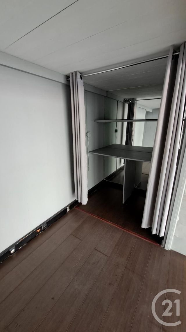 Appartement Local à louer - 1 pièce - 24,32 m2 - Antibes - 06 - PROVENCE-ALPES-COTE-D-AZUR