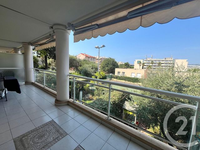 Appartement F1 à louer - 1 pièce - 30,36 m2 - Juan Les Pins - 06 - PROVENCE-ALPES-COTE-D-AZUR