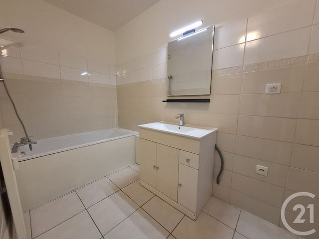 Appartement T3 &agrave; louer - 3 pi&egrave;ces - 63,89 m2 - Vallauris - 06 - PROVENCE-ALPES-COTE-D-AZUR