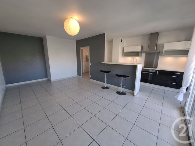 Appartement T3 &agrave; louer - 3 pi&egrave;ces - 63,89 m2 - Vallauris - 06 - PROVENCE-ALPES-COTE-D-AZUR