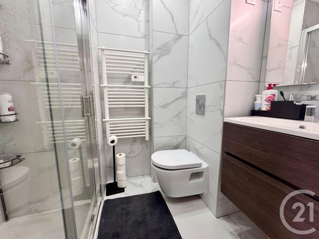 Appartement F3 à vendre - 3 pièces - 60 m2 - Juan Les Pins - 06 - PROVENCE-ALPES-COTE-D-AZUR