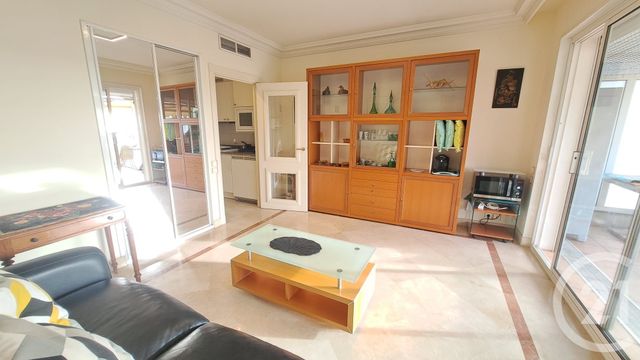 Appartement T1 à louer - 1 pièce - 25,15 m2 - Le Golfe Juan - 06 - PROVENCE-ALPES-COTE-D-AZUR