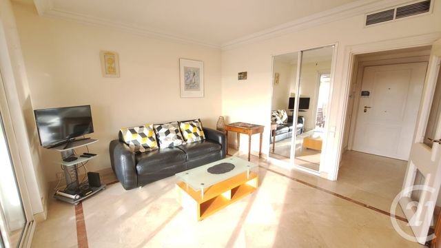 Appartement T1 à louer - 1 pièce - 25,15 m2 - Le Golfe Juan - 06 - PROVENCE-ALPES-COTE-D-AZUR