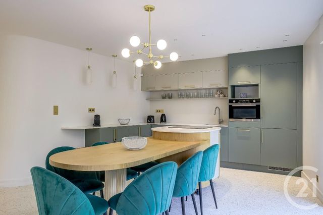 Afficher la photo en grand Appartement F4 à vendre - 4 pièces - 100 m2 - Juan Les Pins - 06 - PROVENCE-ALPES-COTE-D-AZUR