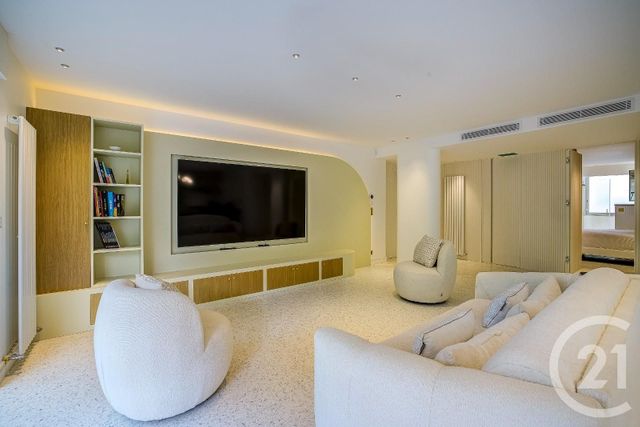Afficher la photo en grand Appartement F4 à vendre - 4 pièces - 100 m2 - Juan Les Pins - 06 - PROVENCE-ALPES-COTE-D-AZUR