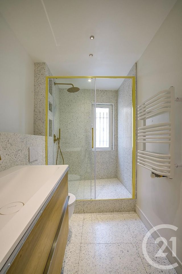 Afficher la photo en grand Appartement F4 à vendre - 4 pièces - 100 m2 - Juan Les Pins - 06 - PROVENCE-ALPES-COTE-D-AZUR