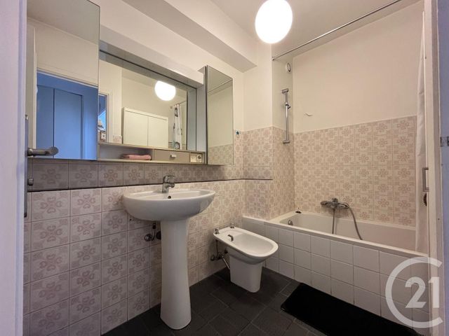 Appartement F1 &agrave; louer - 1 pi&egrave;ce - 31,88 m2 - Juan Les Pins - 06 - PROVENCE-ALPES-COTE-D-AZUR