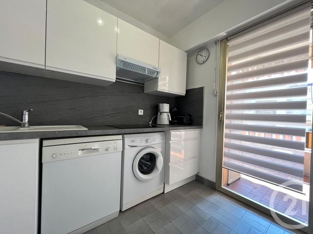 Appartement F1 &agrave; louer - 1 pi&egrave;ce - 31,88 m2 - Juan Les Pins - 06 - PROVENCE-ALPES-COTE-D-AZUR
