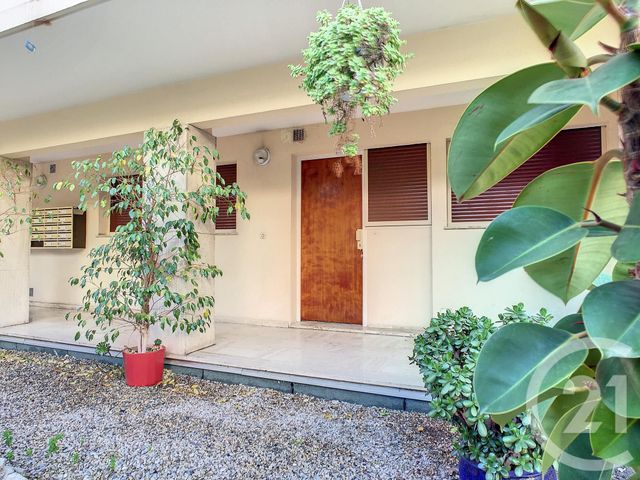 Appartement Studio à louer - 1 pièce - 25,90 m2 - Juan Les Pins - 06 - PROVENCE-ALPES-COTE-D-AZUR