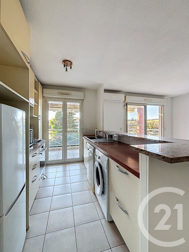 Appartement T3 à vendre - 3 pièces - 61 m2 - Antibes - 06 - PROVENCE-ALPES-COTE-D-AZUR