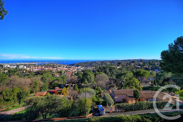 Appartement T4 &agrave; louer - 4 pi&egrave;ces - 91,39 m2 - Vallauris - 06 - PROVENCE-ALPES-COTE-D-AZUR