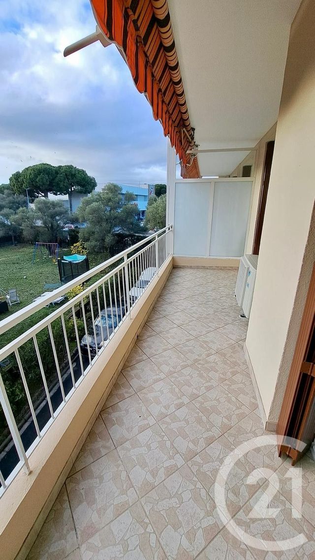Appartement T3 à louer - 3 pièces - 53,68 m2 - Juan Les Pins - 06 - PROVENCE-ALPES-COTE-D-AZUR