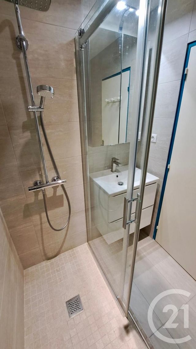 Appartement T3 à louer - 3 pièces - 53,68 m2 - Juan Les Pins - 06 - PROVENCE-ALPES-COTE-D-AZUR