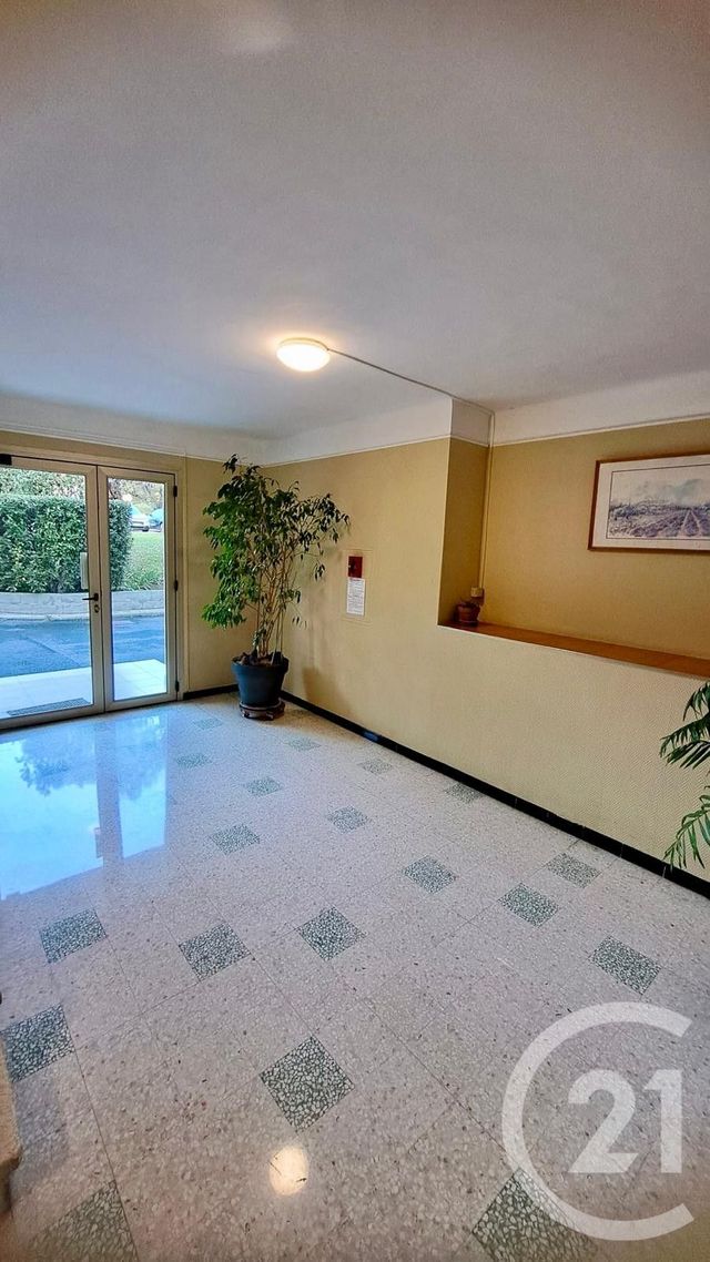 Appartement T3 à louer - 3 pièces - 53,68 m2 - Juan Les Pins - 06 - PROVENCE-ALPES-COTE-D-AZUR