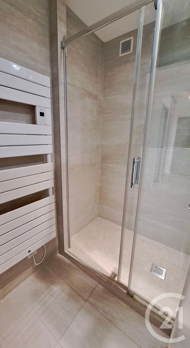 Appartement T3 à louer - 3 pièces - 53,68 m2 - Juan Les Pins - 06 - PROVENCE-ALPES-COTE-D-AZUR