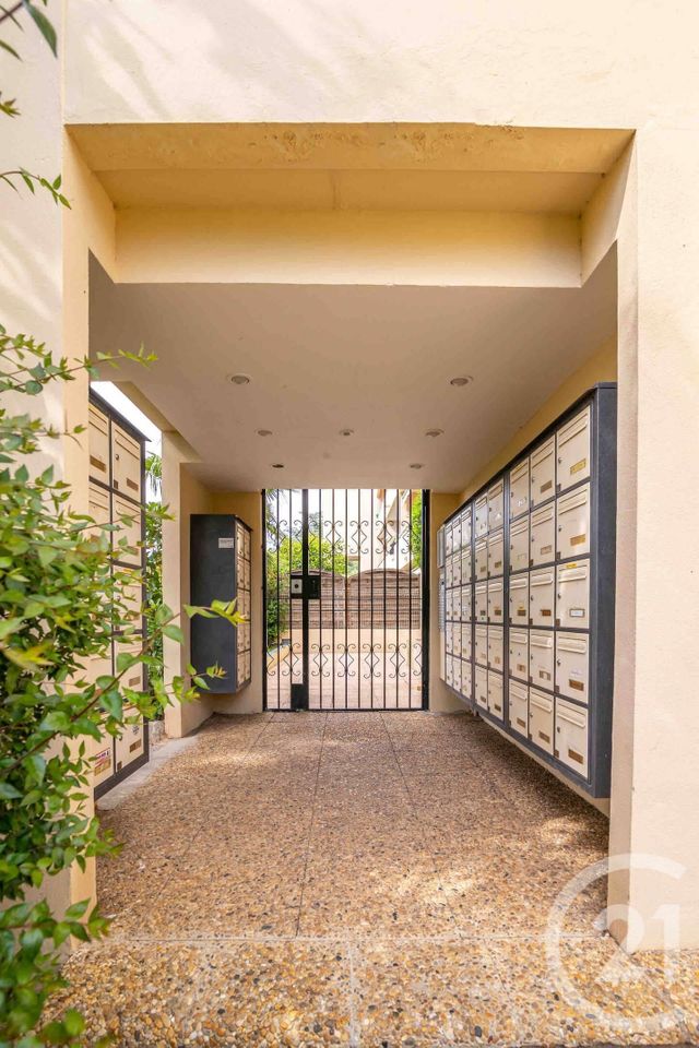 Appartement F2 à louer - 2 pièces - 33,59 m2 - Antibes - 06 - PROVENCE-ALPES-COTE-D-AZUR