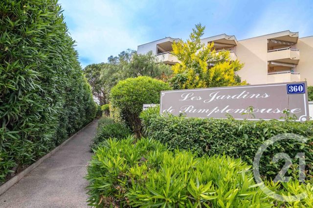 Appartement F2 à louer - 2 pièces - 33,59 m2 - Antibes - 06 - PROVENCE-ALPES-COTE-D-AZUR