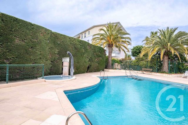Appartement F2 à louer - 2 pièces - 33,59 m2 - Antibes - 06 - PROVENCE-ALPES-COTE-D-AZUR