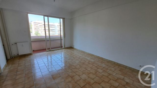 Appartement Studio à louer - 1 pièce - 21,72 m2 - Le Golfe Juan - 06 - PROVENCE-ALPES-COTE-D-AZUR