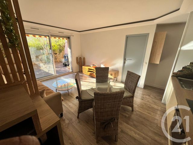 Appartement F1 bis à louer - 2 pièces - 33,30 m2 - Mandelieu La Napoule - 06 - PROVENCE-ALPES-COTE-D-AZUR