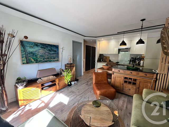 Afficher la photo en grand Appartement F1 bis à louer - 2 pièces - 33,30 m2 - Mandelieu La Napoule - 06 - PROVENCE-ALPES-COTE-D-AZUR