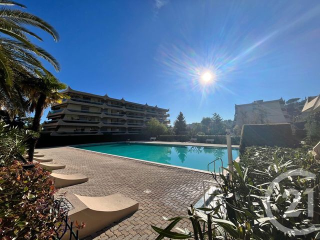 Appartement F1 bis à louer - 2 pièces - 33,30 m2 - Mandelieu La Napoule - 06 - PROVENCE-ALPES-COTE-D-AZUR