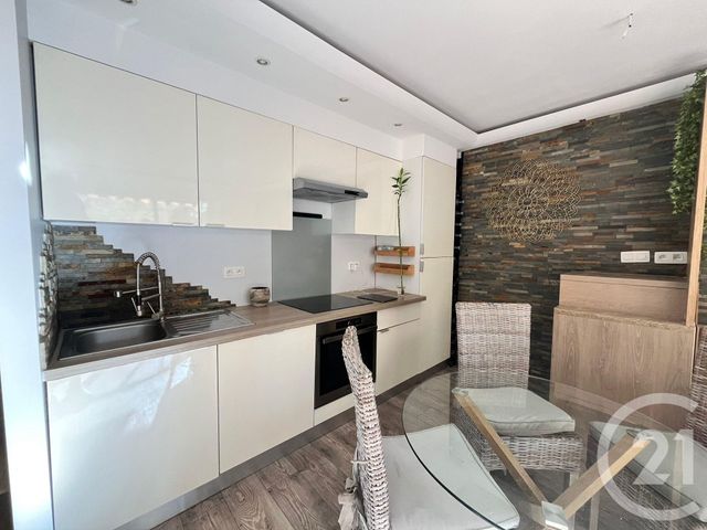 Appartement F1 bis à louer - 2 pièces - 33,30 m2 - Mandelieu La Napoule - 06 - PROVENCE-ALPES-COTE-D-AZUR