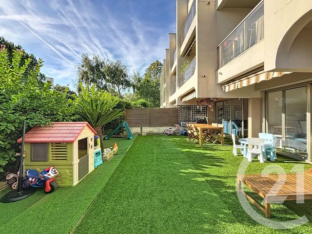 Appartement F3 à vendre - 3 pièces - 85,56 m2 - Antibes - 06 - PROVENCE-ALPES-COTE-D-AZUR