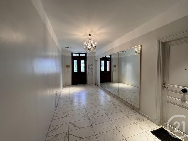 Afficher la photo en grand Appartement F2 à vendre - 2 pièces - 48 m2 - Juan Les Pins - 06 - PROVENCE-ALPES-COTE-D-AZUR