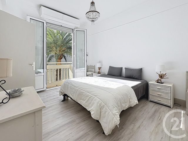 Afficher la photo en grand Appartement F2 à vendre - 2 pièces - 48 m2 - Juan Les Pins - 06 - PROVENCE-ALPES-COTE-D-AZUR