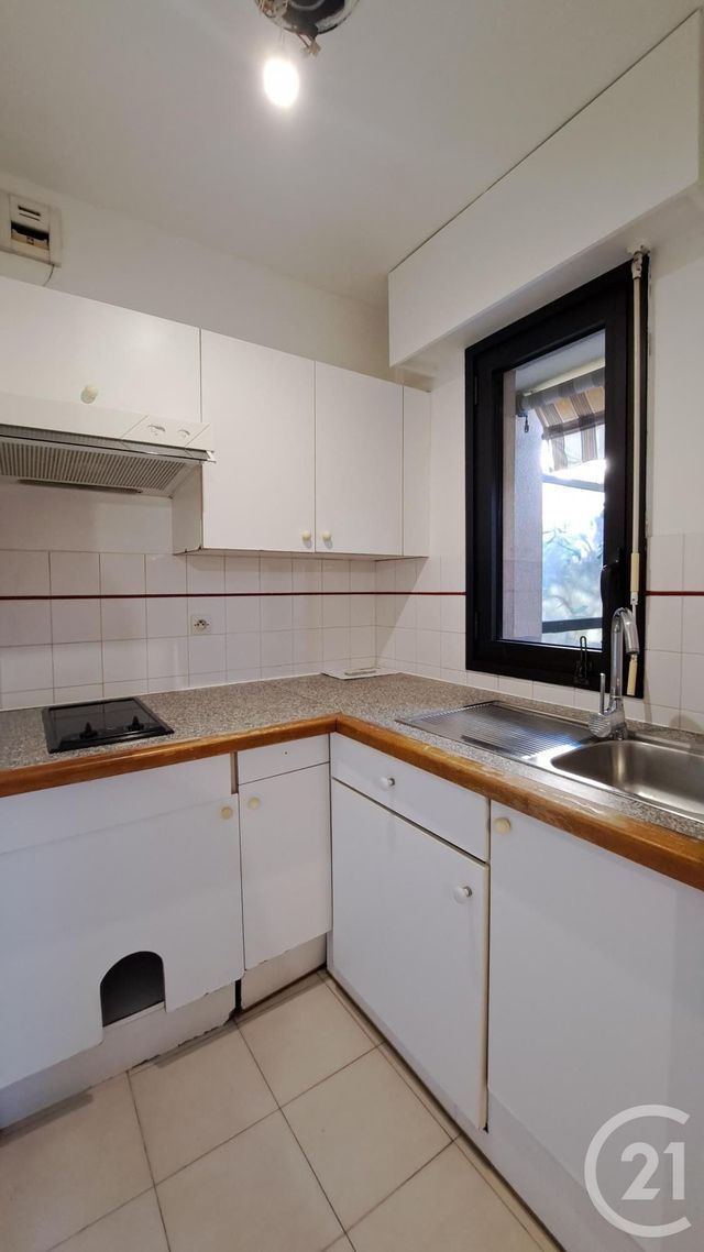 Appartement Studio à louer - 1 pièce - 29,20 m2 - Antibes - 06 - PROVENCE-ALPES-COTE-D-AZUR