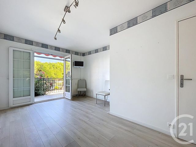 Afficher la photo en grand Appartement F3 à vendre - 3 pièces - 81 m2 - Antibes - 06 - PROVENCE-ALPES-COTE-D-AZUR