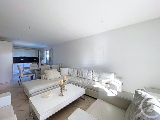 Afficher la photo en grand Appartement F3 à vendre - 3 pièces - 81 m2 - Antibes - 06 - PROVENCE-ALPES-COTE-D-AZUR