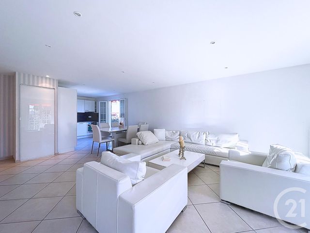 Afficher la photo en grand Appartement F3 à vendre - 3 pièces - 81 m2 - Antibes - 06 - PROVENCE-ALPES-COTE-D-AZUR