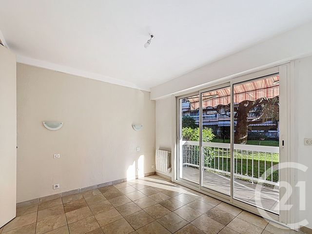 Appartement à vendre - 3 pièces - 58,78 m2 - Le Golfe Juan - 06 - PROVENCE-ALPES-COTE-D-AZUR