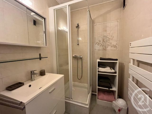 Appartement F1 à louer - 1 pièce - 28,61 m2 - Juan Les Pins - 06 - PROVENCE-ALPES-COTE-D-AZUR