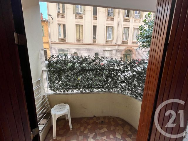 Appartement F1 à louer - 1 pièce - 28,61 m2 - Juan Les Pins - 06 - PROVENCE-ALPES-COTE-D-AZUR