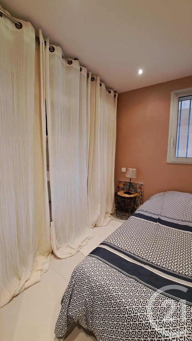 Appartement T2 à louer - 2 pièces - 29,35 m2 - Antibes - 06 - PROVENCE-ALPES-COTE-D-AZUR