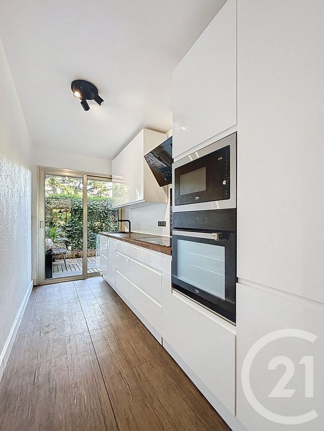 Appartement F3 à vendre - 3 pièces - 85,56 m2 - Antibes - 06 - PROVENCE-ALPES-COTE-D-AZUR