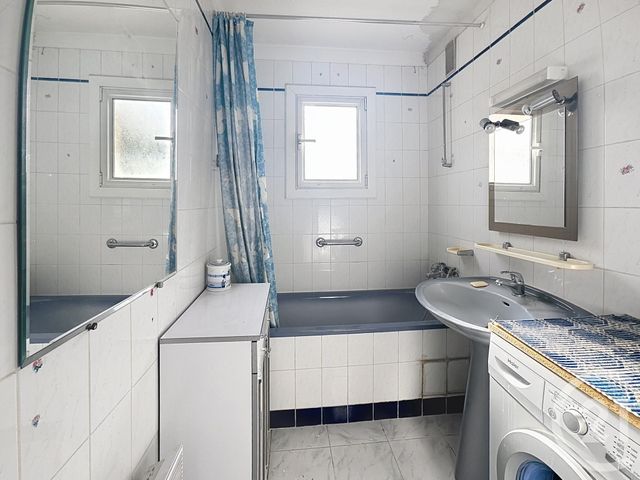 Appartement T3 &agrave; vendre - 3 pi&egrave;ces - 65,25 m2 - Antibes - 06 - PROVENCE-ALPES-COTE-D-AZUR