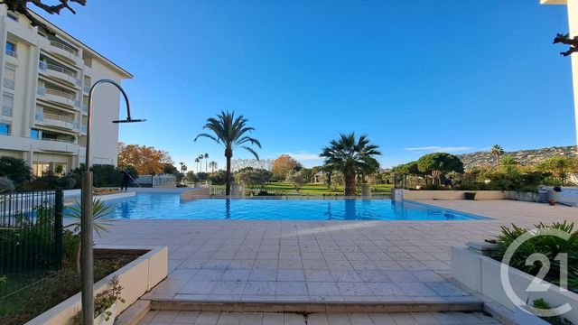 Appartement T2 à louer - 2 pièces - 29,23 m2 - Juan Les Pins - 06 - PROVENCE-ALPES-COTE-D-AZUR