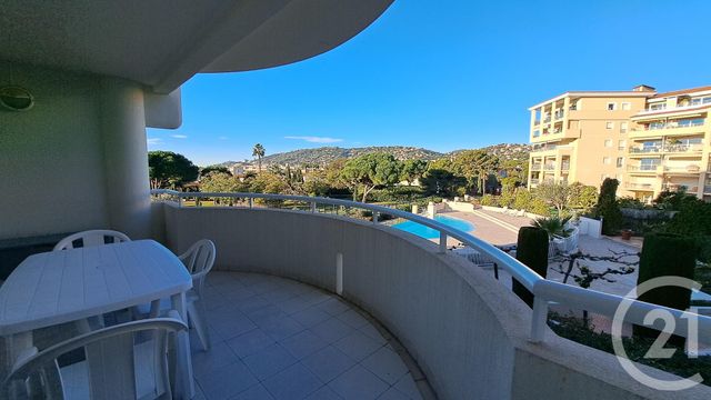 Appartement T2 à louer - 2 pièces - 29,23 m2 - Juan Les Pins - 06 - PROVENCE-ALPES-COTE-D-AZUR