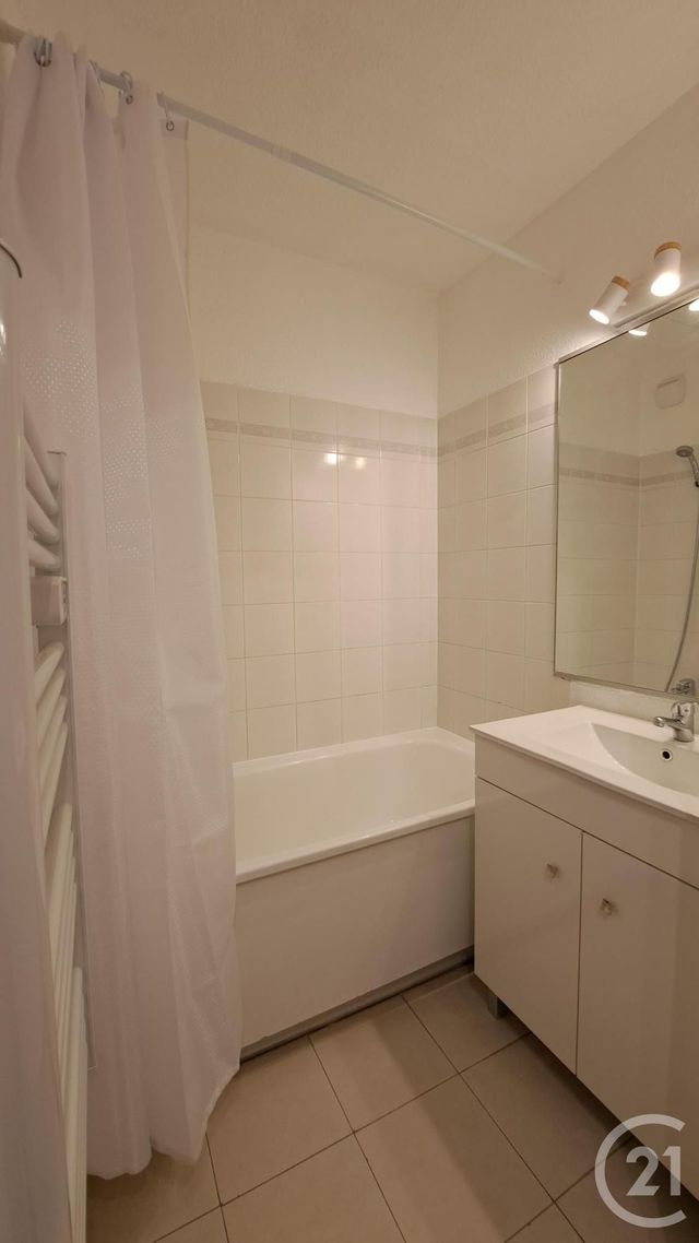 Appartement T2 &agrave; louer - 2 pi&egrave;ces - 29,23 m2 - Juan Les Pins - 06 - PROVENCE-ALPES-COTE-D-AZUR