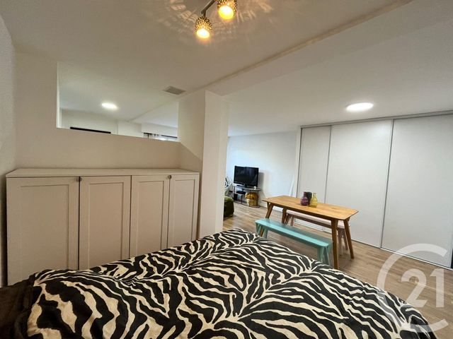 Appartement F1 à louer - 1 pièce - 41 m2 - Antibes - 06 - PROVENCE-ALPES-COTE-D-AZUR