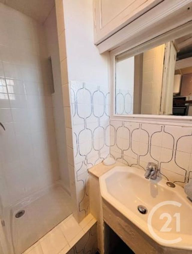 Appartement F1 à louer - 1 pièce - 22,15 m2 - Juan Les Pins - 06 - PROVENCE-ALPES-COTE-D-AZUR