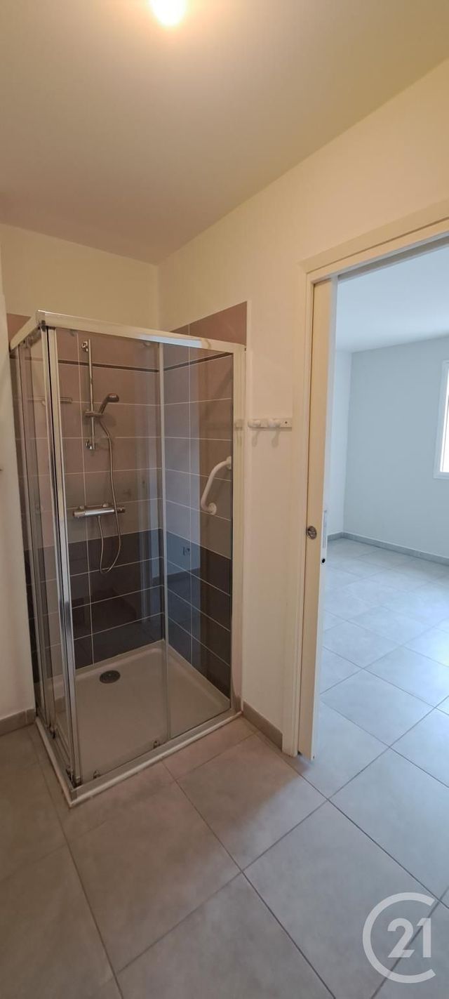 Appartement T2 &agrave; louer - 2 pi&egrave;ces - 46,94 m2 - Vallauris - 06 - PROVENCE-ALPES-COTE-D-AZUR
