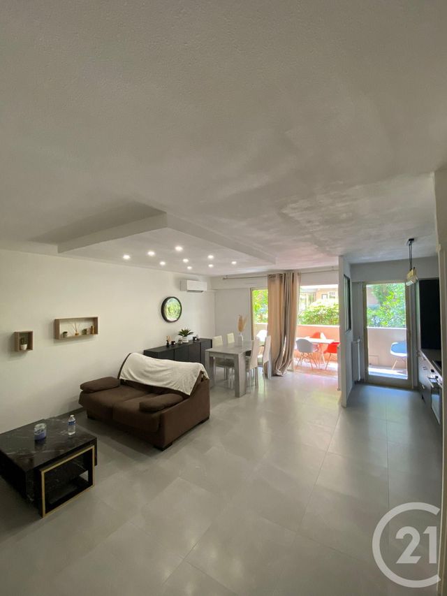 Appartement F2 &agrave; louer - 2 pi&egrave;ces - 49,74 m2 - Le Golfe Juan - 06 - PROVENCE-ALPES-COTE-D-AZUR