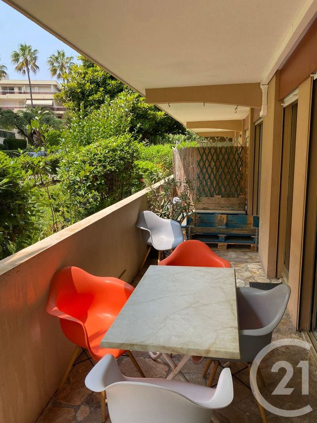 Appartement F2 &agrave; louer - 2 pi&egrave;ces - 49,74 m2 - Le Golfe Juan - 06 - PROVENCE-ALPES-COTE-D-AZUR