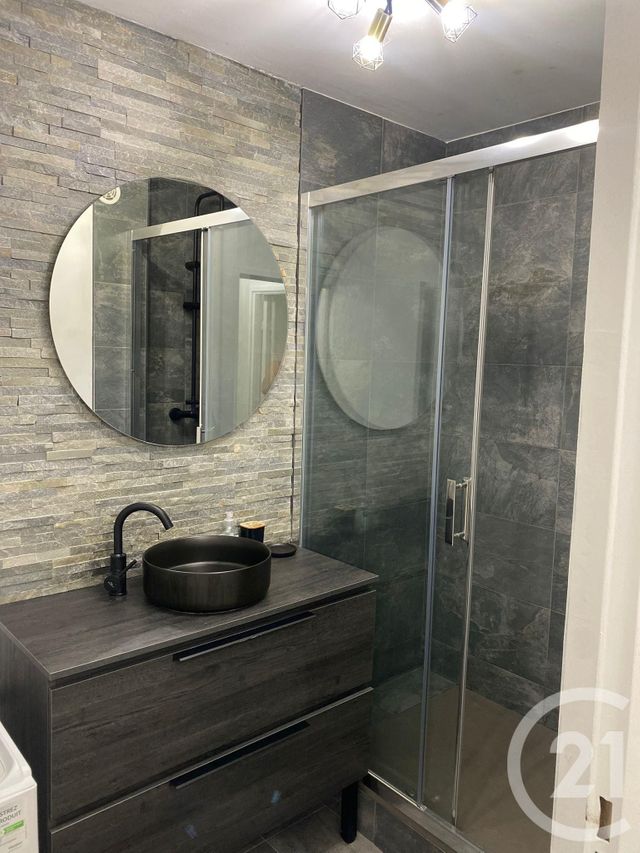 Appartement F2 &agrave; louer - 2 pi&egrave;ces - 49,74 m2 - Le Golfe Juan - 06 - PROVENCE-ALPES-COTE-D-AZUR